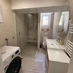 528 شقة *